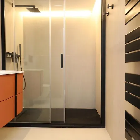 Luxurious And Posh In Historical Centre דירה אולביה