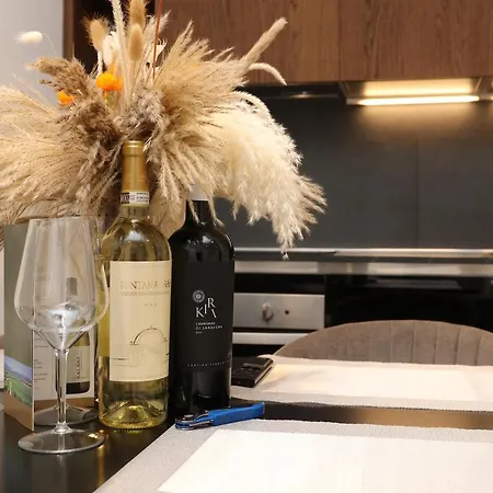 Апартаменти Luxurious And Posh In Historical Centre