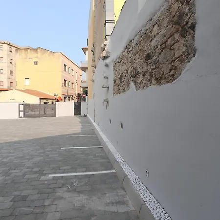 Апартаменти Luxurious And Posh In Historical Centre *