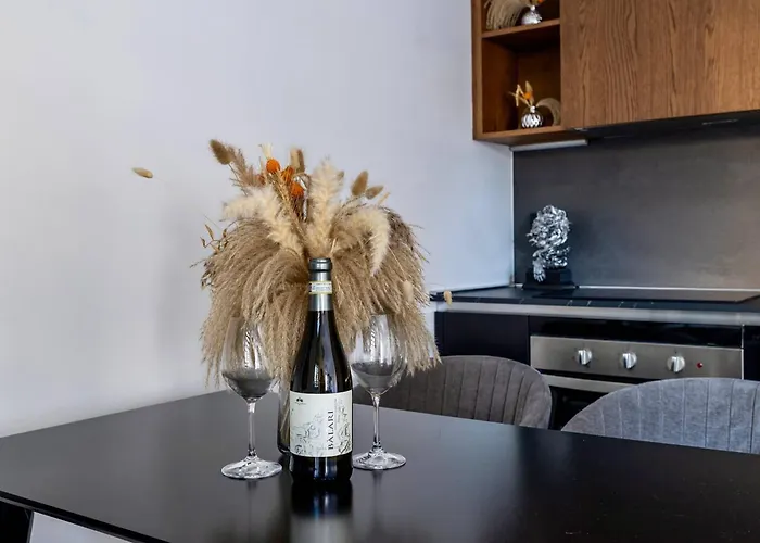 Lägenhet Luxurious And Posh In Historical Centre Olbia